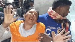 মাকে গলাকেটে হত্যা, মেয়ে আটক