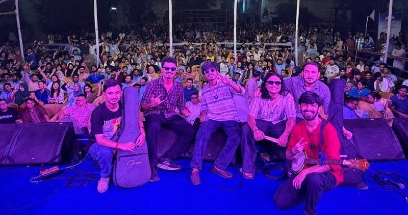 জবির মঞ্চে স্বরূপের প্রথম নিজস্ব গান 'মায়া'