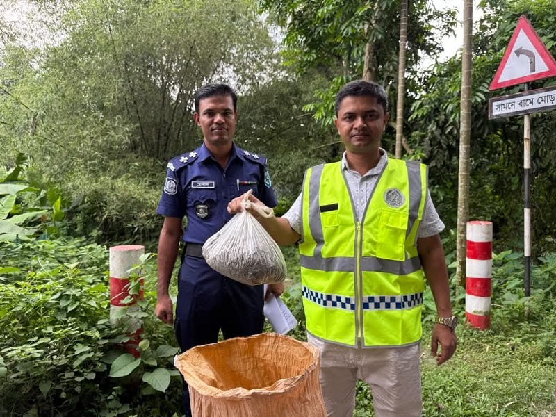 ভূরুঙ্গামারীতে পুলিশের দিনব্যাপী মাদকবিরোধী সাঁড়াশি অভিযান